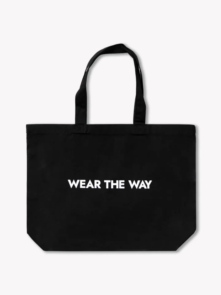 czarna bawełniana torba z napisem "Wear the Way" widok z przodu, WEAR THE WAY