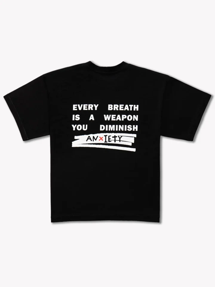czarny t-shirt oversize z napisem "Every breath is a weapon you diminish / anxiety" na plecach, WEAR THE WAY